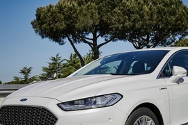 2016款福特蒙迪欧Vignale