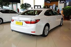 2014款雷克萨斯ES250舒适版