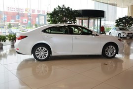 2014款雷克萨斯ES250舒适版