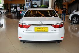 2014款雷克萨斯ES250舒适版