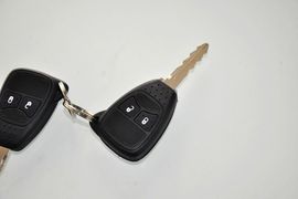 2014款Jeep指南者2.4L四驱舒适版