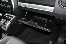 2014款Jeep指南者2.4L四驱舒适版