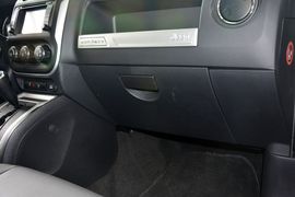 2014款Jeep指南者2.4L四驱舒适版