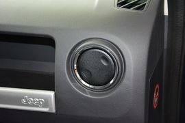 2014款Jeep指南者2.4L四驱舒适版