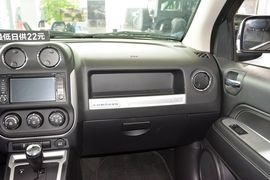 2014款Jeep指南者2.4L四驱舒适版