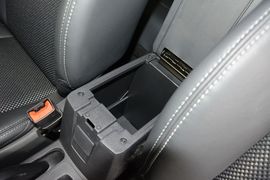 2014款Jeep指南者2.4L四驱舒适版