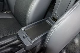 2014款Jeep指南者2.4L四驱舒适版