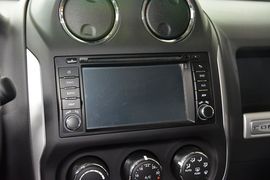 2014款Jeep指南者2.4L四驱舒适版