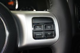 2014款Jeep指南者2.4L四驱舒适版