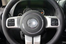 2014款Jeep指南者2.4L四驱舒适版