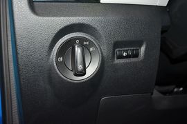 2015款斯柯达晶锐1.4L手动前行版