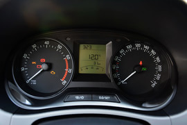 2015款斯柯达晶锐1.4L手动前行版