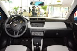 2015款斯柯达晶锐1.4L手动前行版