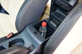 2015款海马第四代福美来1.6L自动风尚型到店实拍