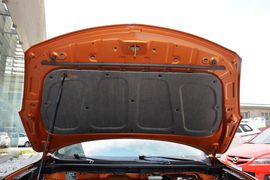 2015款海马第四代福美来1.6L自动风尚型