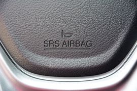 2015款海马第四代福美来1.6L自动风尚型