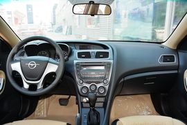 2015款海马第四代福美来1.6L自动风尚型