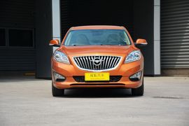 2015款海马第四代福美来1.6L自动风尚型