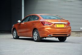 2015款海马第四代福美来1.6L自动风尚型