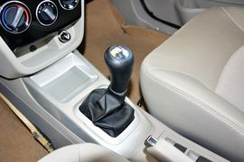 2015款长安悦翔V3