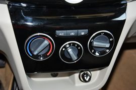 2015款长安悦翔V3