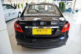 2015款长安悦翔V3