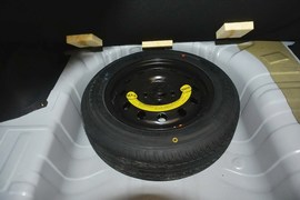 2012款长安悦翔V5