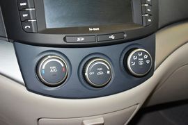 2012款长安悦翔V5