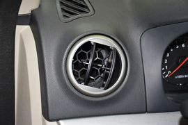 2012款长安悦翔V5