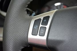 2012款长安悦翔V5
