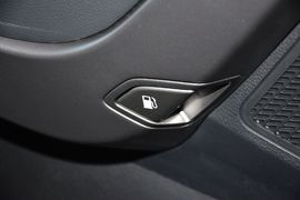 2015款现代全新胜达2.4L自动四驱智能型
