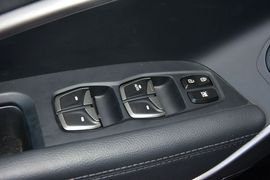 2015款现代全新胜达2.4L自动四驱智能型