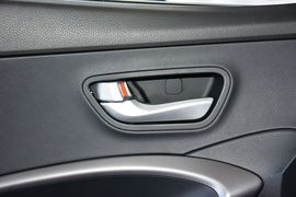 2015款现代全新胜达2.4L自动四驱智能型