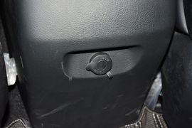 2015款现代全新胜达2.4L自动四驱智能型