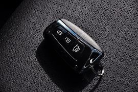 2015款现代全新胜达2.4L自动四驱智能型