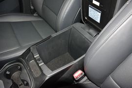 2015款现代全新胜达2.4L自动四驱智能型
