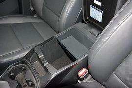 2015款现代全新胜达2.4L自动四驱智能型