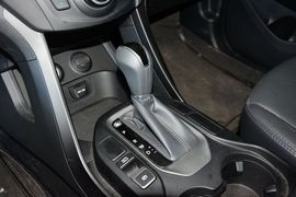 2015款现代全新胜达2.4L自动四驱智能型