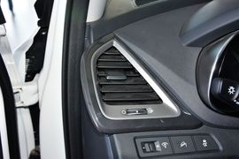 2015款现代全新胜达2.4L自动四驱智能型