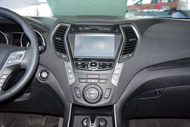 2015款现代全新胜达2.4L自动四驱智能型