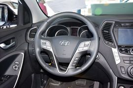 2015款现代全新胜达2.4L自动四驱智能型