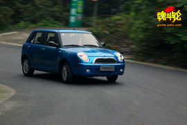 2009款力帆320新内饰版试驾