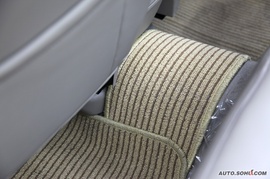 2009款力帆620贺岁版试驾