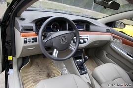 2009款力帆620贺岁版试驾