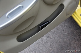 2009款力帆320新内饰版试驾