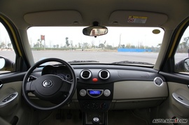 2009款力帆320新内饰版试驾