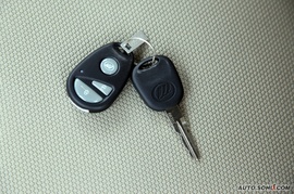 2009款力帆320新内饰版试驾