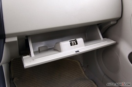 2009款力帆320新内饰版试驾