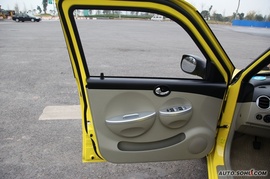 2009款力帆320新内饰版试驾