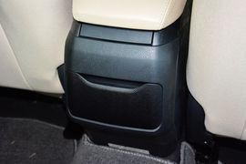 2015款奔腾B70